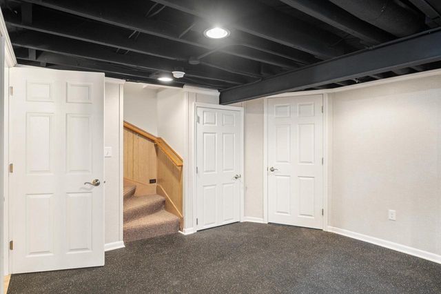 2556 N 96th STREET, Wauwatosa, WI 53226