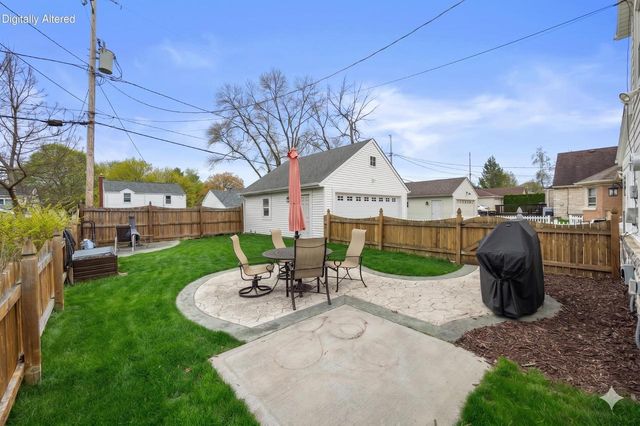 2556 N 96th STREET, Wauwatosa, WI 53226