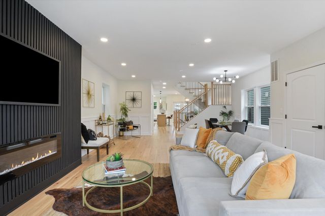 5141 W Dakin Street, Chicago, IL 60641