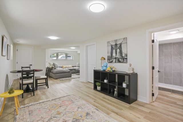 5141 W Dakin Street, Chicago, IL 60641