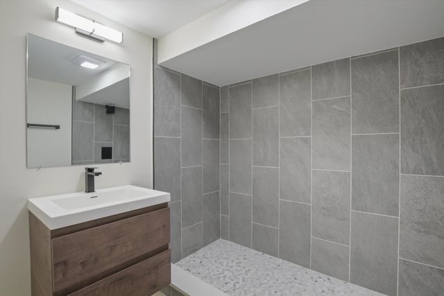 5141 W Dakin Street, Chicago, IL 60641