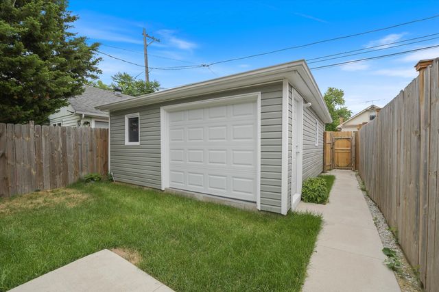 5141 W Dakin Street, Chicago, IL 60641