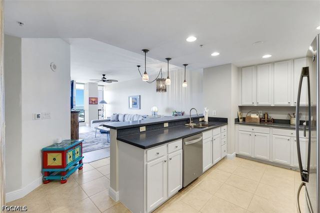 5781 Cape Harbour DR 1108, Cape Coral, FL 33914