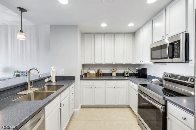 5781 Cape Harbour DR 1108, Cape Coral, FL 33914