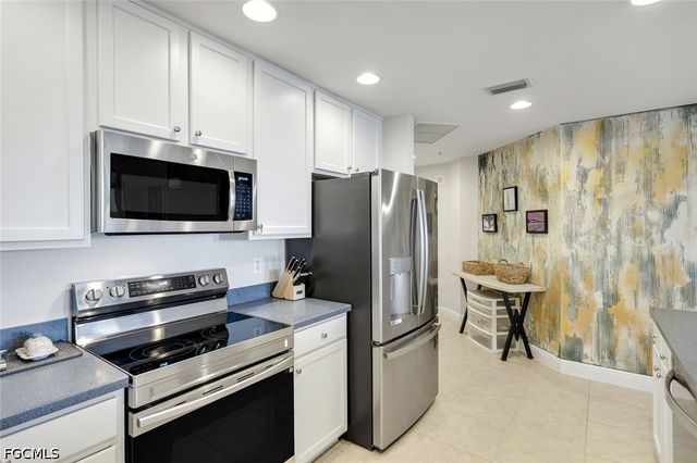 5781 Cape Harbour DR 1108, Cape Coral, FL 33914