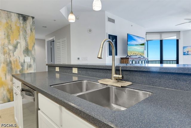 5781 Cape Harbour DR 1108, Cape Coral, FL 33914