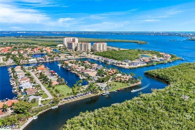 5781 Cape Harbour DR 1108, Cape Coral, FL 33914