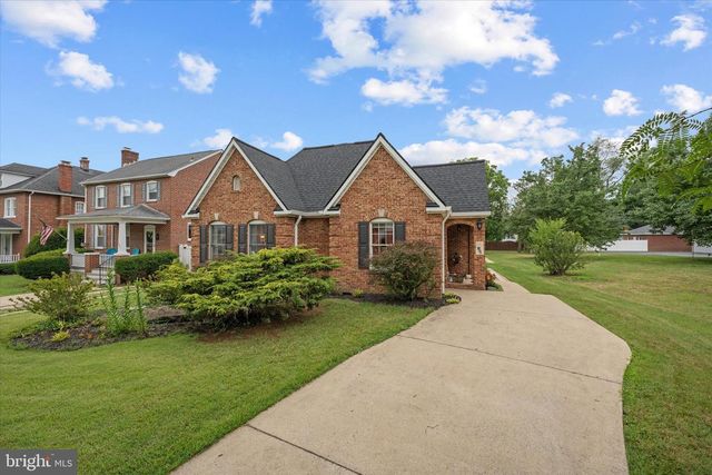 687 WOODLAND AVE, Winchester, VA 22601
