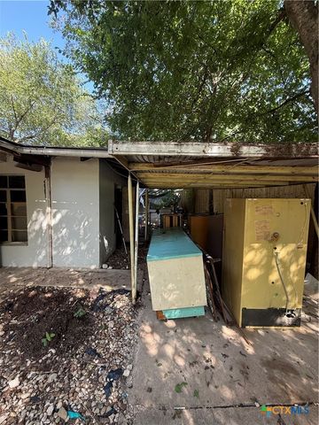 900 Haynes Street, San Marcos, TX 78666