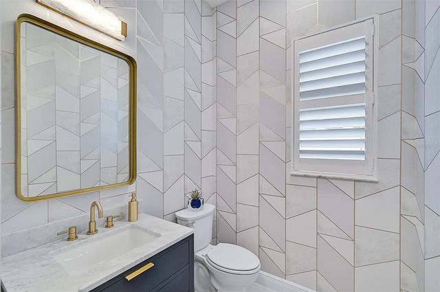 4940 SURFSIDE CIRCLE, Bradenton, FL 34211