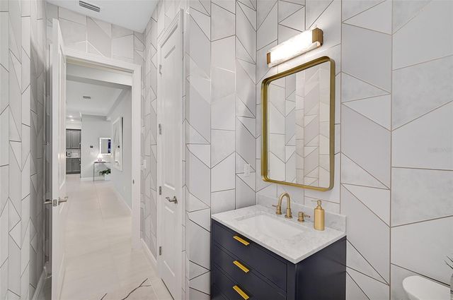 4940 SURFSIDE CIRCLE, Bradenton, FL 34211