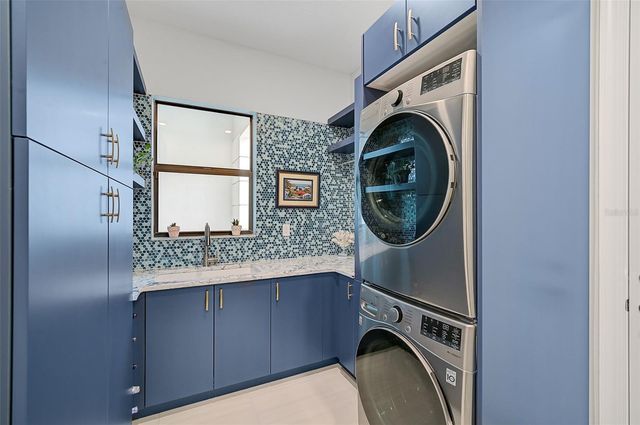 4940 SURFSIDE CIRCLE, Bradenton, FL 34211