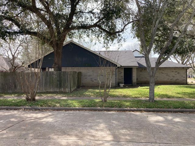 2903 Silent Drive, Sugar Land, TX 77498