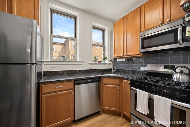 6137 N Hoyne Avenue 2, Chicago, IL 60659