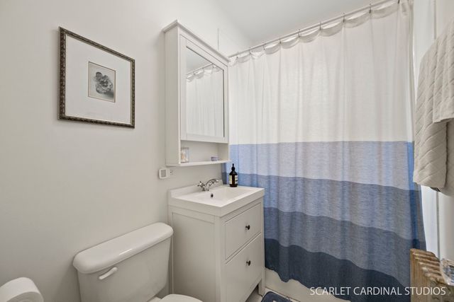 6137 N Hoyne Avenue 2, Chicago, IL 60659