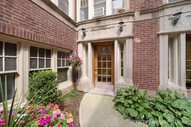 6137 N Hoyne Avenue 2, Chicago, IL 60659