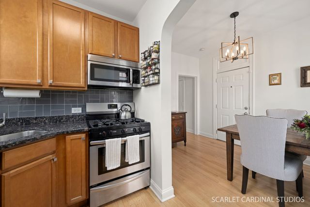 6137 N Hoyne Avenue 2, Chicago, IL 60659
