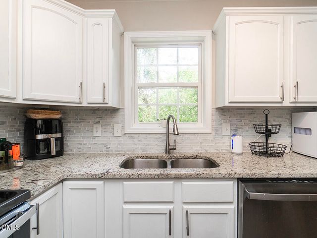 104 Taylors Court, Burlington, NC 27217