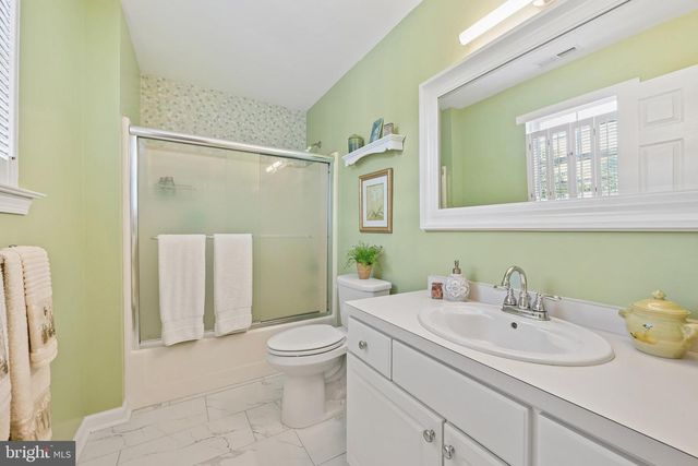 104 1ST AVE, Sicklerville, NJ 08081