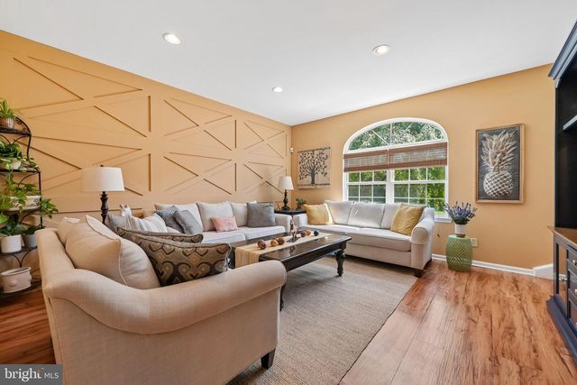 104 1ST AVE, Sicklerville, NJ 08081