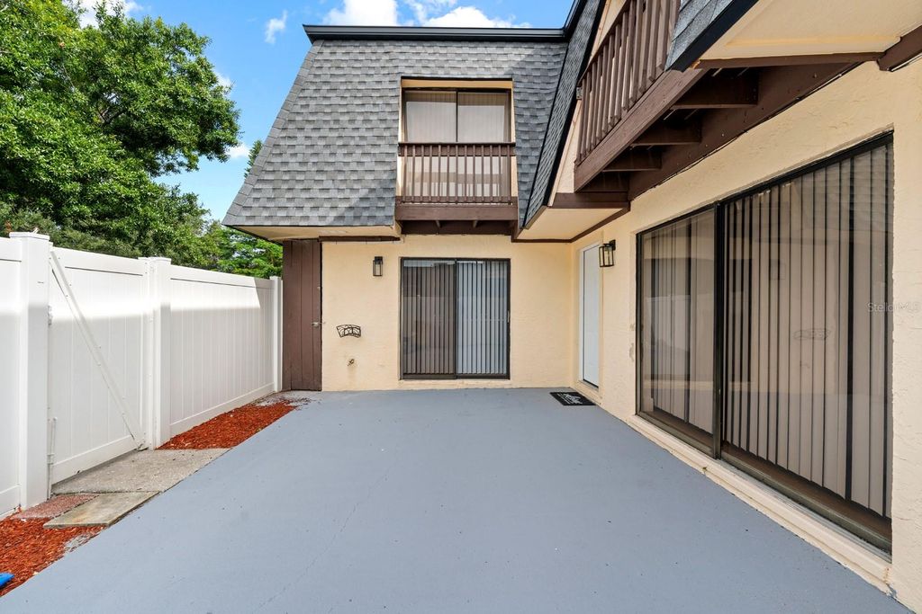 Image 18 of property listing at 8118 OAK TRACE WAY C, Tampa, FL 33634