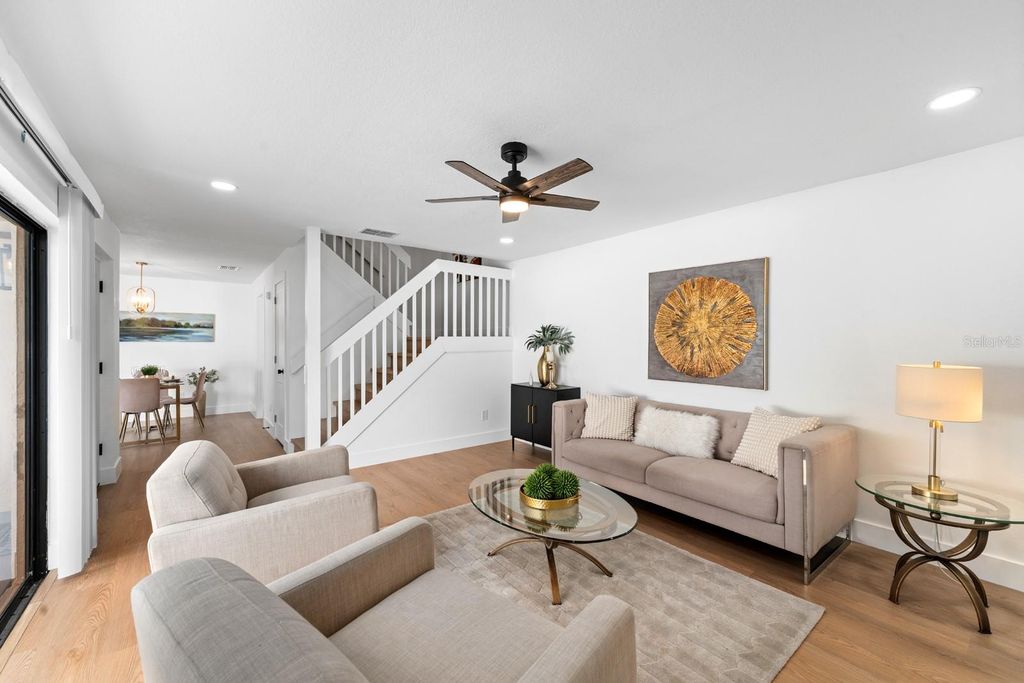 Image 4 of property listing at 8118 OAK TRACE WAY C, Tampa, FL 33634