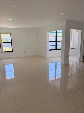 10805 NW 7th St 3-22, Miami, FL 33172