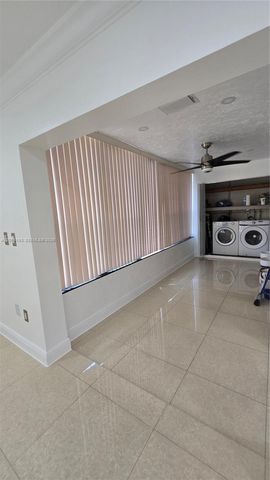 10805 NW 7th St 3-22, Miami, FL 33172