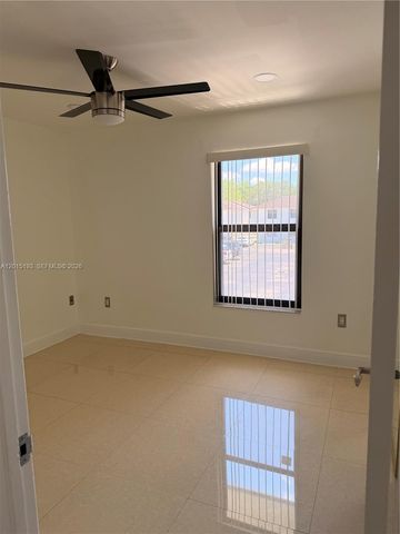 10805 NW 7th St 3-22, Miami, FL 33172
