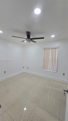 10805 NW 7th St 3-22, Miami, FL 33172