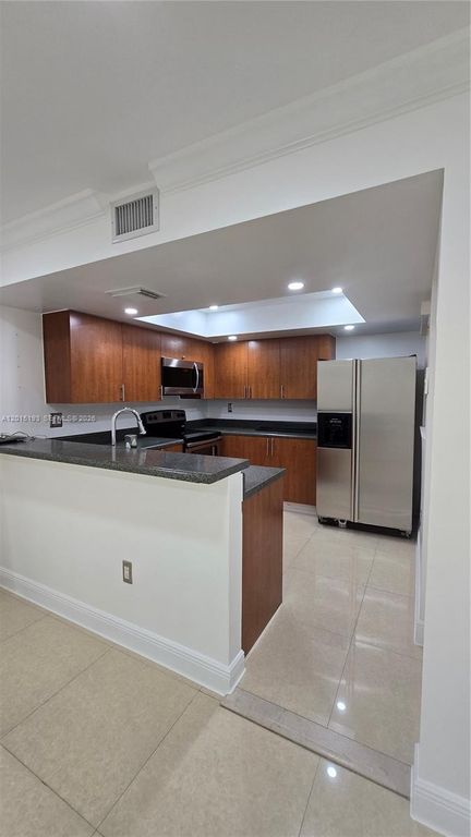 10805 NW 7th St 3-22, Miami, FL 33172