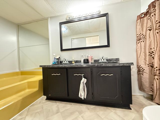 33 Brushwood Drive, Matteson, IL 60443