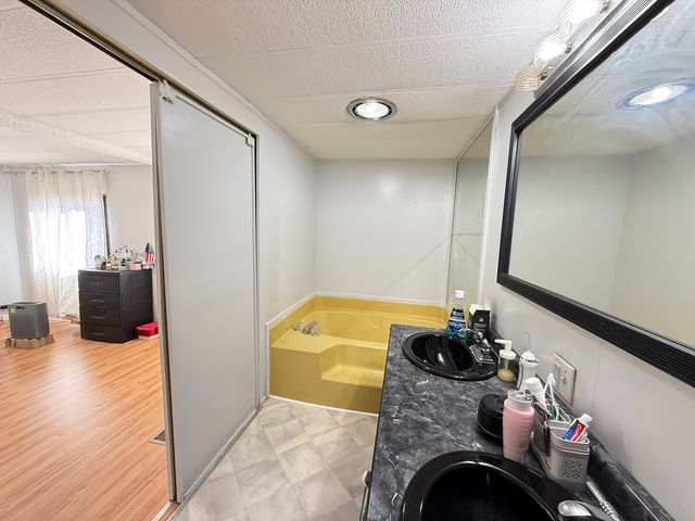 33 Brushwood Drive, Matteson, IL 60443