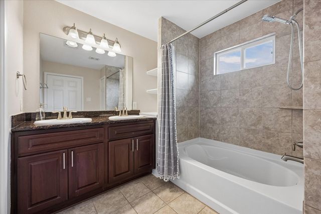 5106 Pinemont Place, Houston, TX 77092