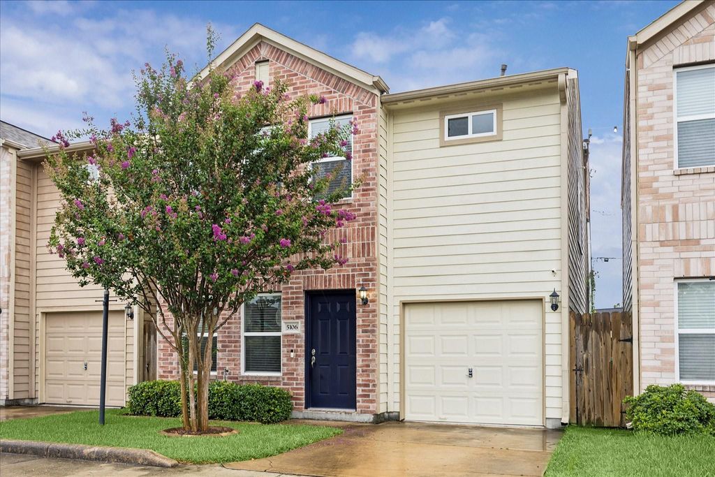 5106 Pinemont Place, Houston, TX 77092
