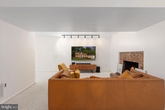 11942 SHENANDOAH CT, Woodbridge, VA 22192