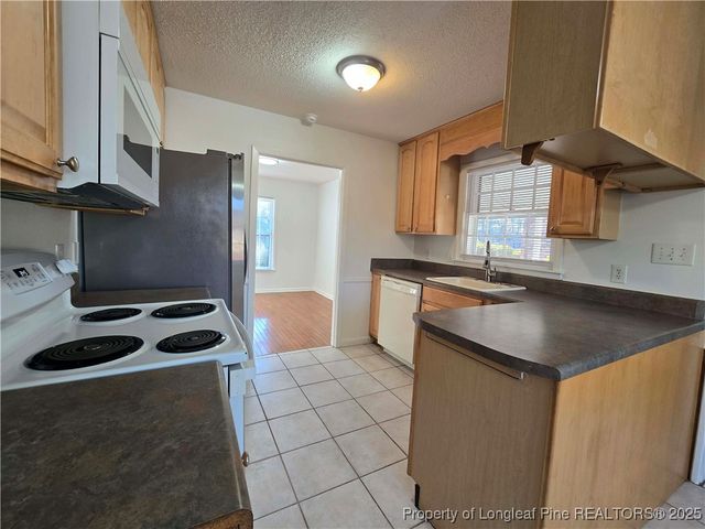 409 Glen Canyon Drive, Fayetteville, NC 28303