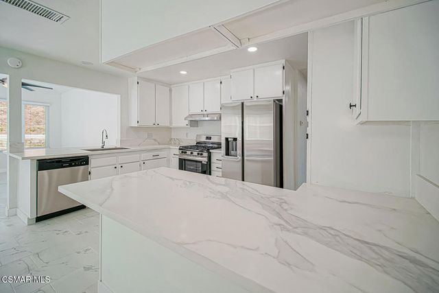 22949 Sycamore Creek Drive, Valencia, CA 91354