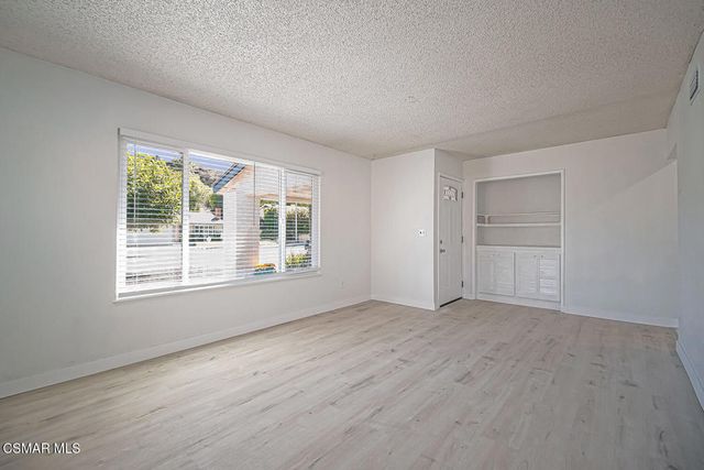 22949 Sycamore Creek Drive, Valencia, CA 91354