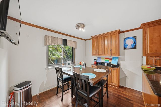 27328 Apple Blossom Lane, Southfield, MI 48034