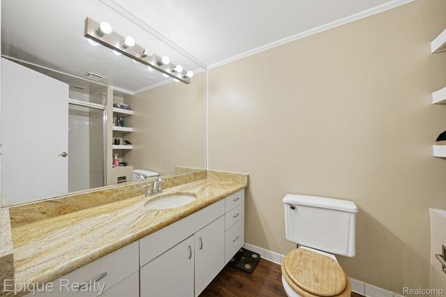 27328 Apple Blossom Lane, Southfield, MI 48034