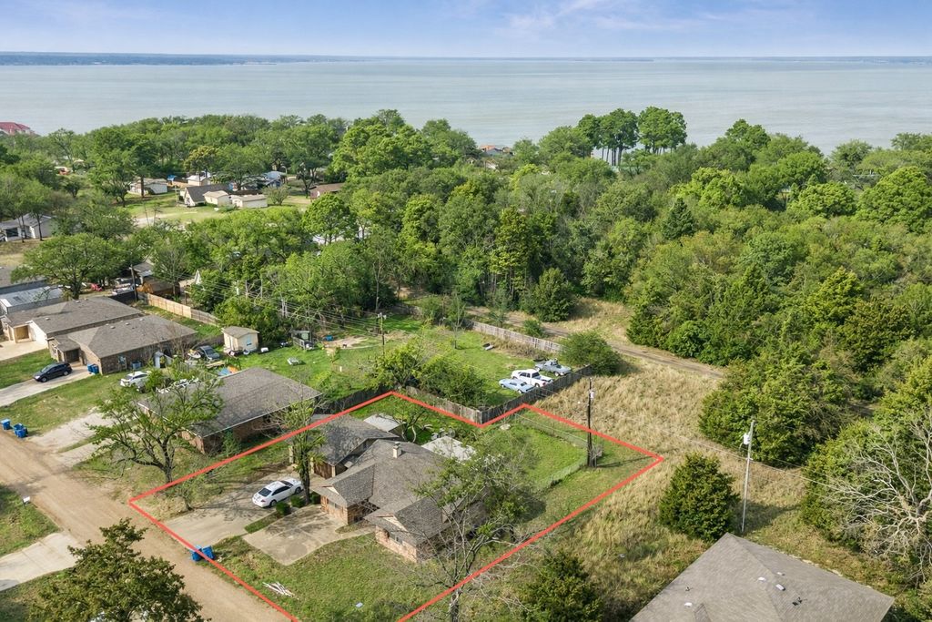 162 Westview Drive, Gun Barrel City, TX 75156