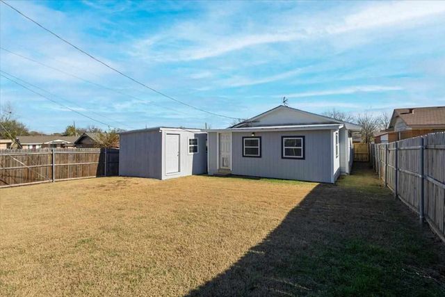 3303 SW Salinas Dr, Lawton, OK 73501