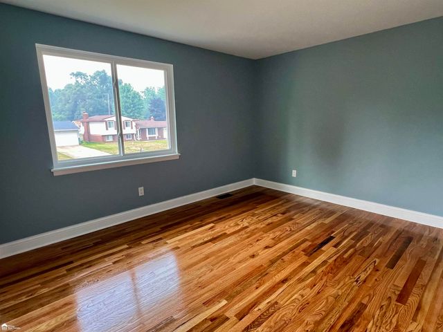 1173 Highgate Drive, Flint, MI 48507