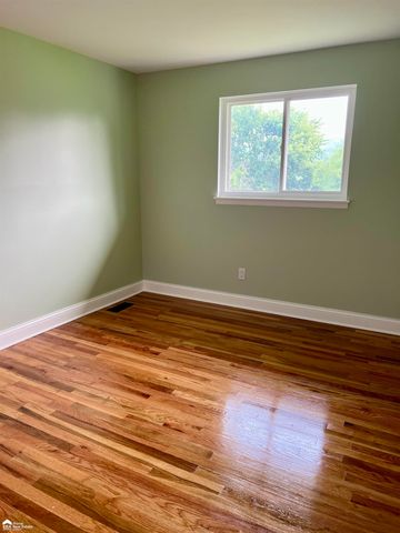 1173 Highgate Drive, Flint, MI 48507