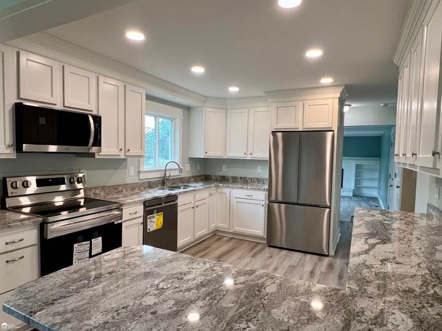 1173 Highgate Drive, Flint, MI 48507