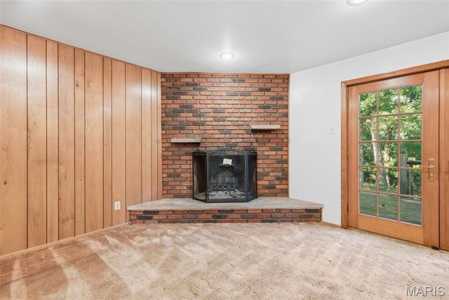 10806 Forest Circle Drive, St Louis, MO 63128