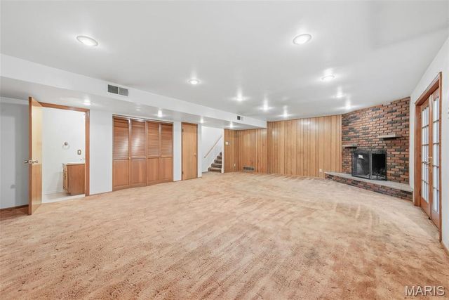 10806 Forest Circle Drive, St Louis, MO 63128