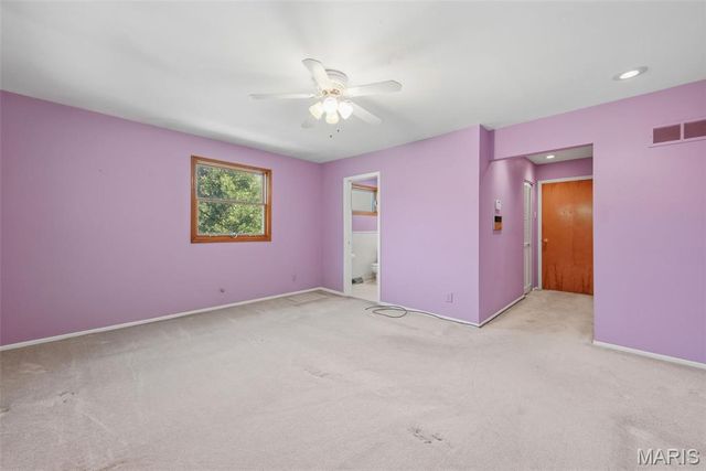 10806 Forest Circle Drive, St Louis, MO 63128
