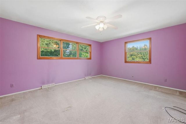10806 Forest Circle Drive, St Louis, MO 63128